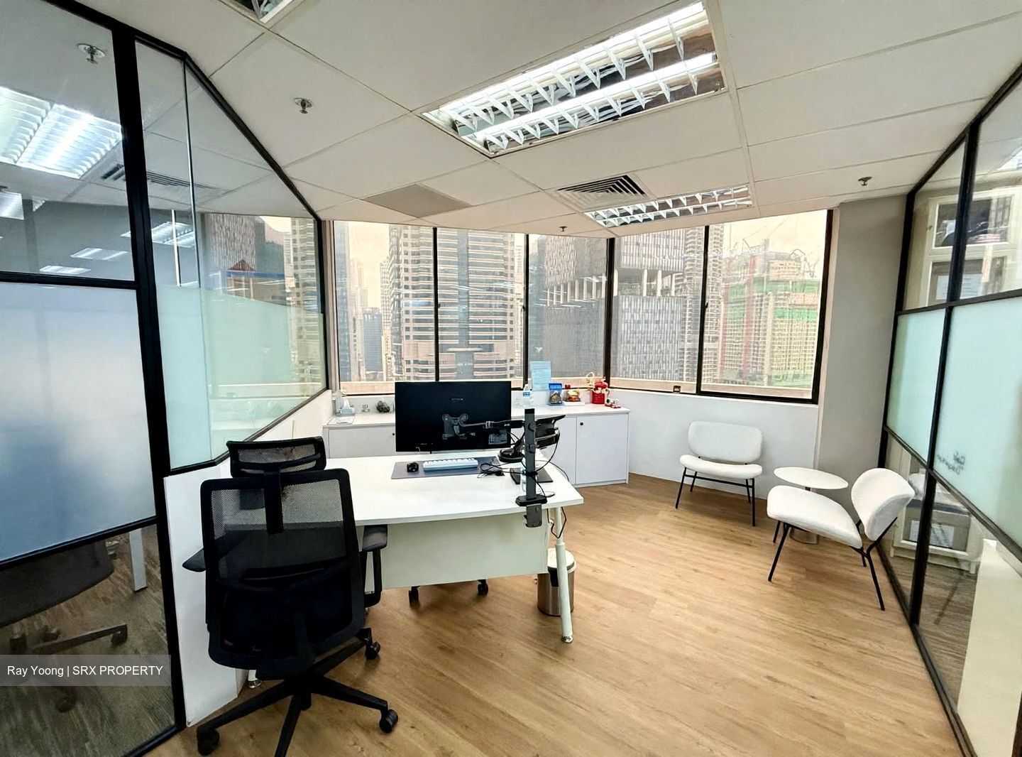International Plaza (D2), Office #629292461